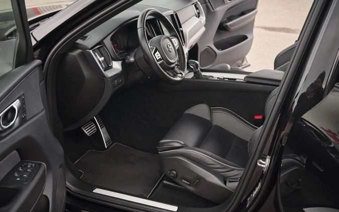 Volvo XC 60 cena 131800 przebieg: 133000, rok produkcji 2019 z Ustroń małe 596